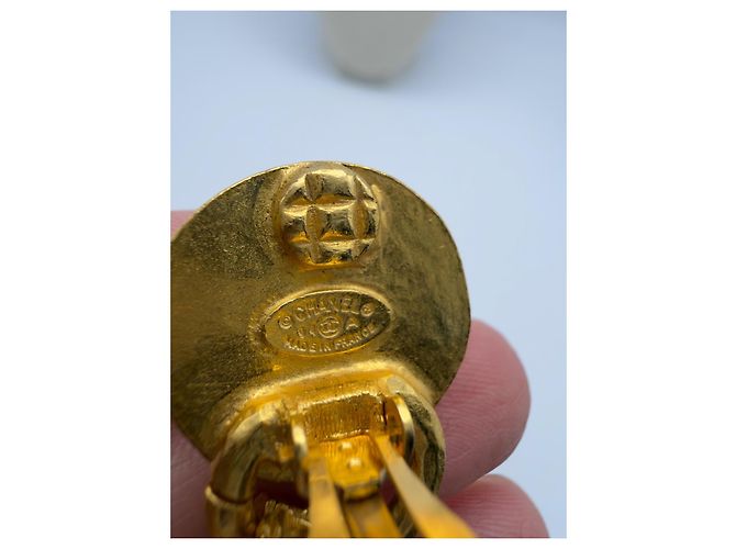 Pendientes de clip Chanel CC con perlas sintéticas - vista 6