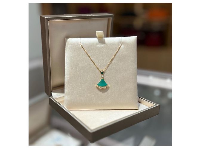 Collana Bulgari Divas' Dream in Oro Malachite e Diamanti - vista 2
