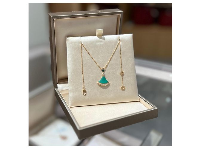 Collana Bulgari Divas' Dream in Oro Malachite e Diamanti - vista 3