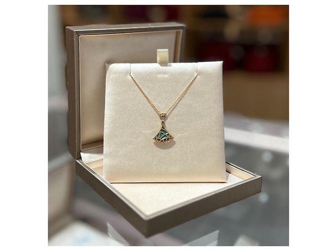 Collana Bulgari Divas' Dream in Oro Malachite e Diamanti - vista 4