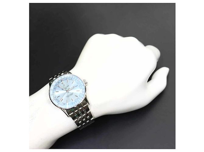 Breitling Navitimer Automatic 41 Herrenuhr - Ansicht 4