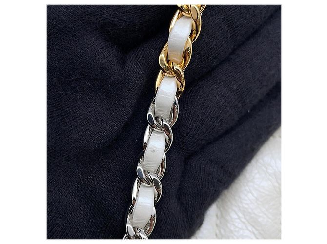 Chanel Schultertasche mit Kette - Ansicht 18
