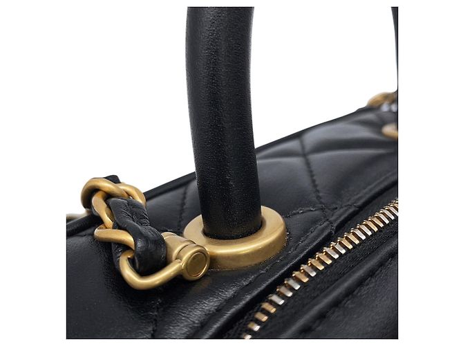 Borsa a mano Chanel Black Matelassé Mini Bowling Coco Mark in pelle - vista 13