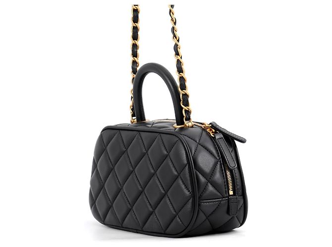 Borsa a mano Chanel Black Matelassé Mini Bowling Coco Mark in pelle - vista 2