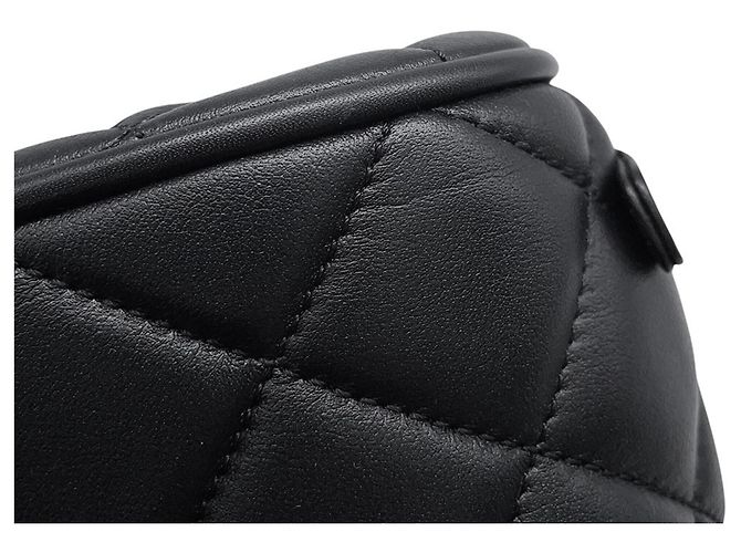 Borsa a mano Chanel Black Matelassé Mini Bowling Coco Mark in pelle - vista 7