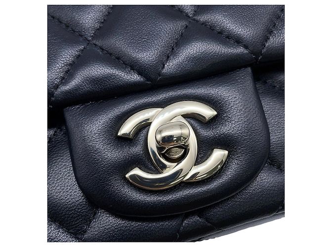Borsa a tracolla Chanel Mini Classic Matelassé con catena - vista 12