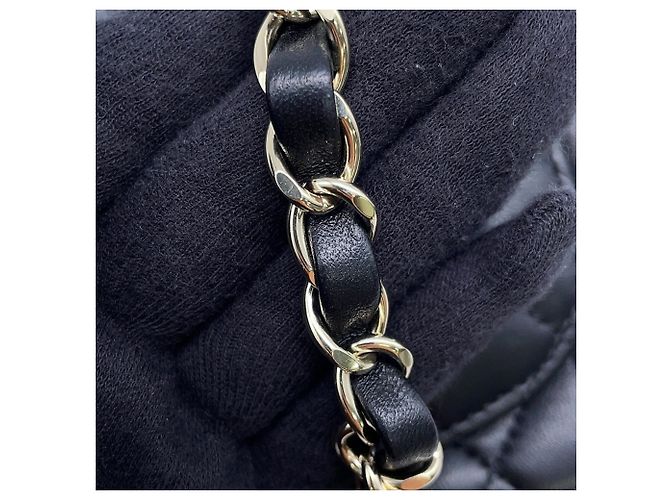 Borsa a tracolla Chanel Mini Classic Matelassé con catena - vista 13