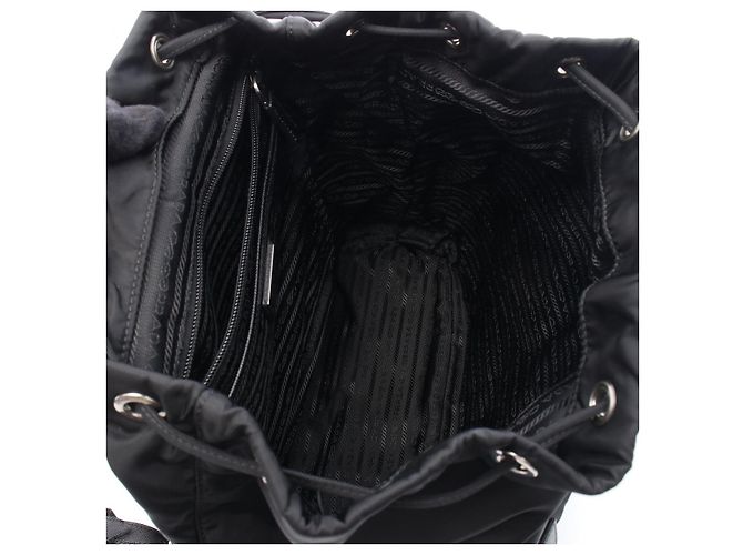 Mochila PRADA em couro e Re-Nylon - vista 3