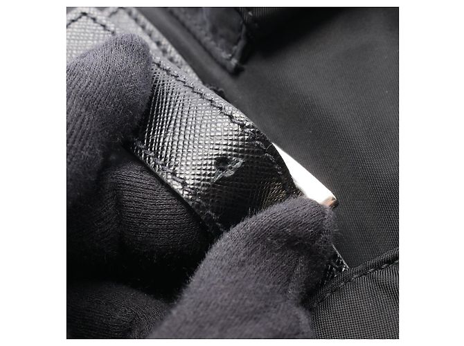 Mochila PRADA em couro e Re-Nylon - vista 9