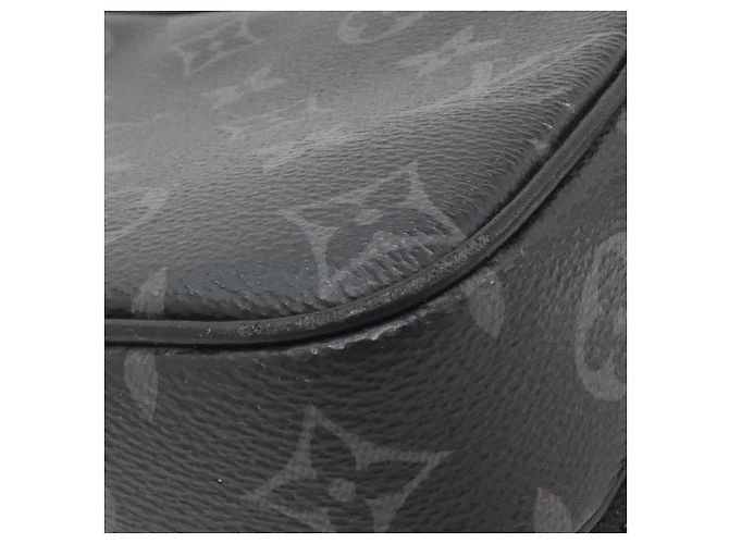 Louis Vuitton Monogram Eclipse Alpha Wearable Wallet Shoulder Bag - vista 3