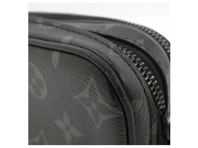 Louis Vuitton Monogram Eclipse Alpha Wearable Wallet Shoulder Bag - vista 6