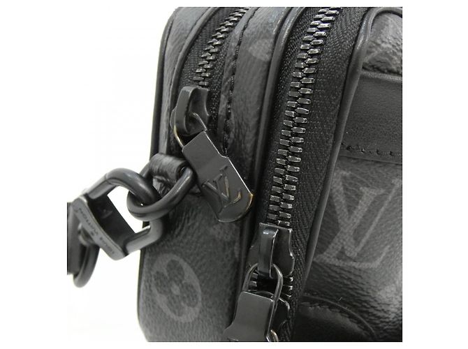 Louis Vuitton Monogram Eclipse Alpha Wearable Wallet Shoulder Bag - vista 8