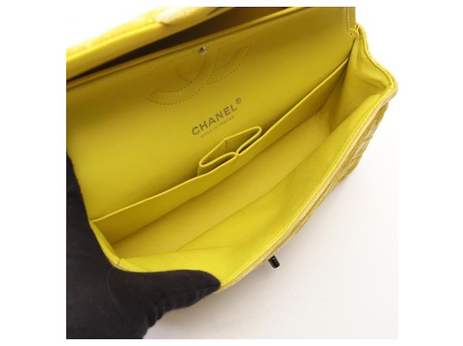 Chanel Matelassé Schultertasche - Ansicht 3