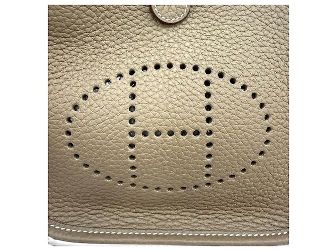 Borsa a tracolla Hermès Evelyne TPM Taurillon Clemence - vista 10