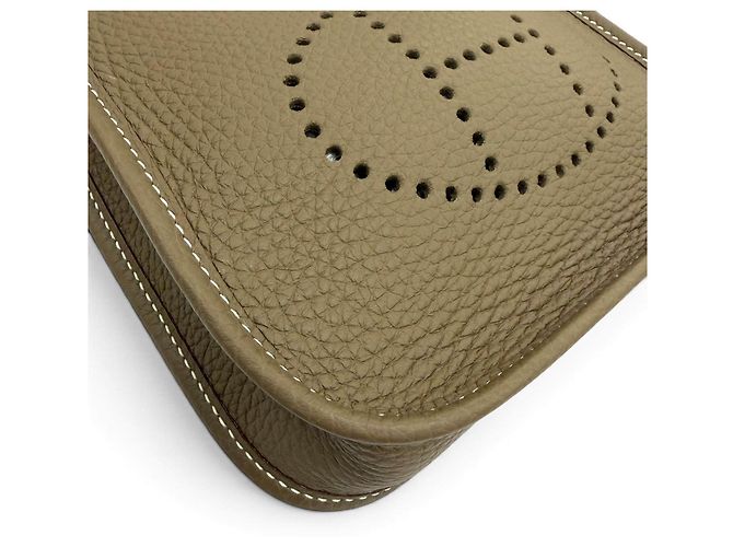 Borsa a tracolla Hermès Evelyne TPM Taurillon Clemence - vista 8
