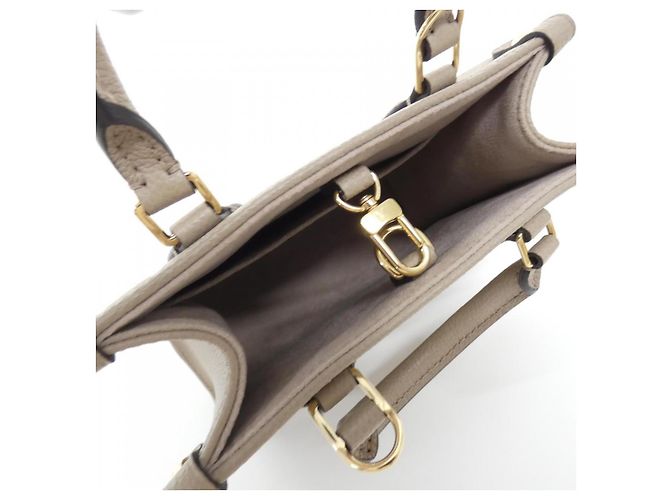 Bolso Louis Vuitton OnTheGo BB Monogram Empreinte - vista 5