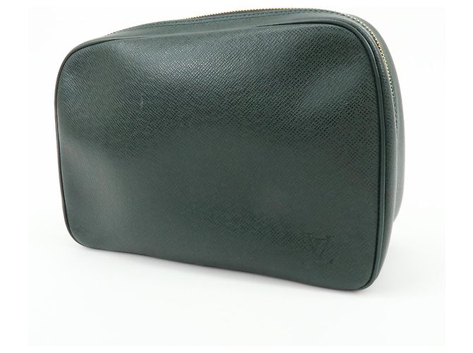 Necessaire Louis Vuitton Taiga Leather GM - vista 3