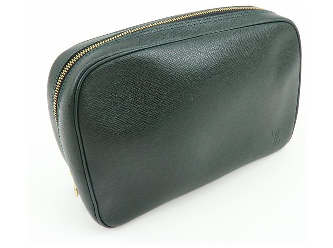 Necessaire Louis Vuitton Taiga Leather GM - vista 4