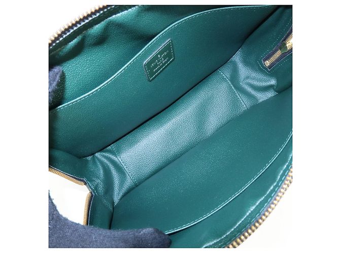 Necessaire Louis Vuitton Taiga Leather GM - vista 5
