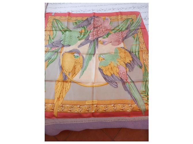 Pañuelo de seda Salvatore Ferragamo estampado de loros - vista 2