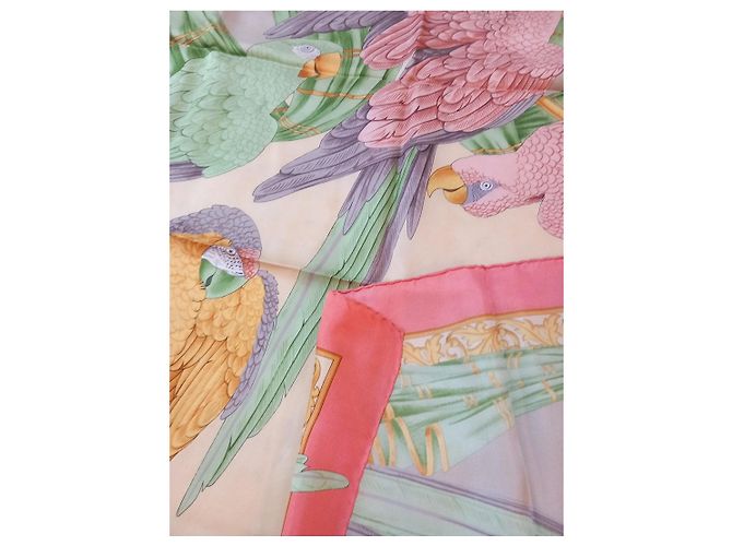 Pañuelo de seda Salvatore Ferragamo estampado de loros - vista 5