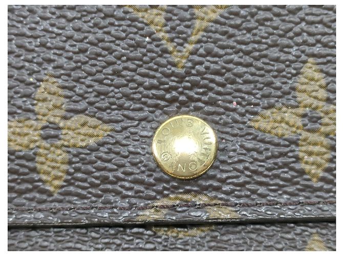 Louis Vuitton Sarah Monogram Canvas Compact - vista 7