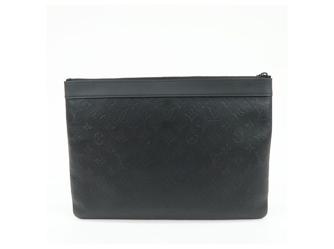 Louis Vuitton Discovery Pochette Monogram Shadow Leather GM - vista 2