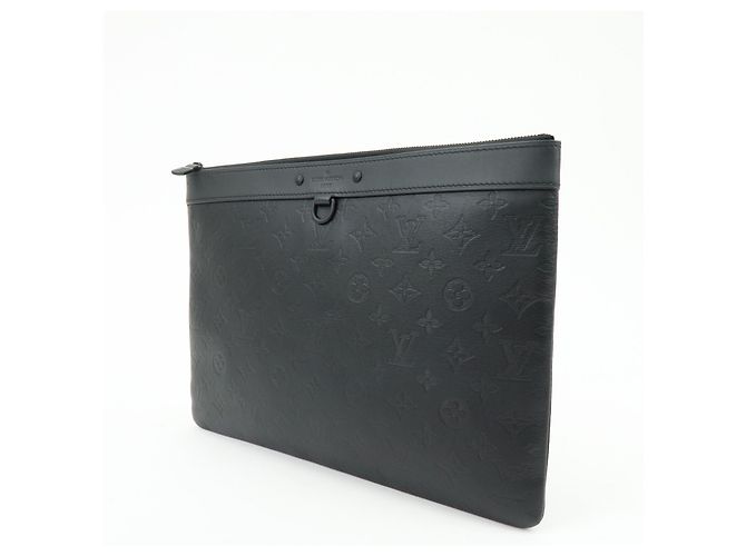 Louis Vuitton Discovery Pochette Monogram Shadow Leather GM - vista 3