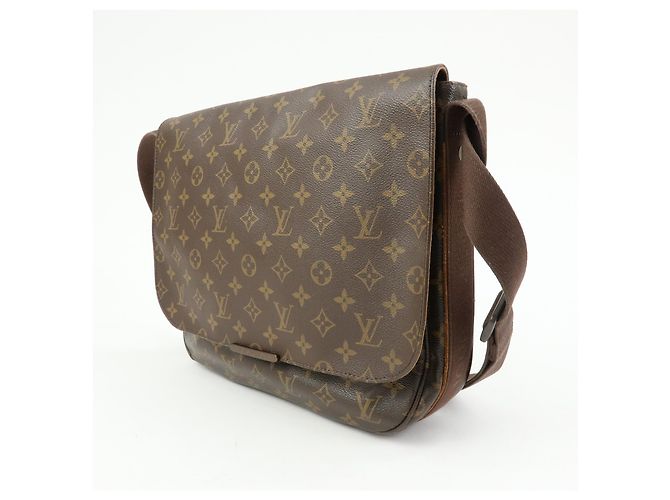 Louis Vuitton Beaubourg Messenger Monogram Canvas MM - vista 3