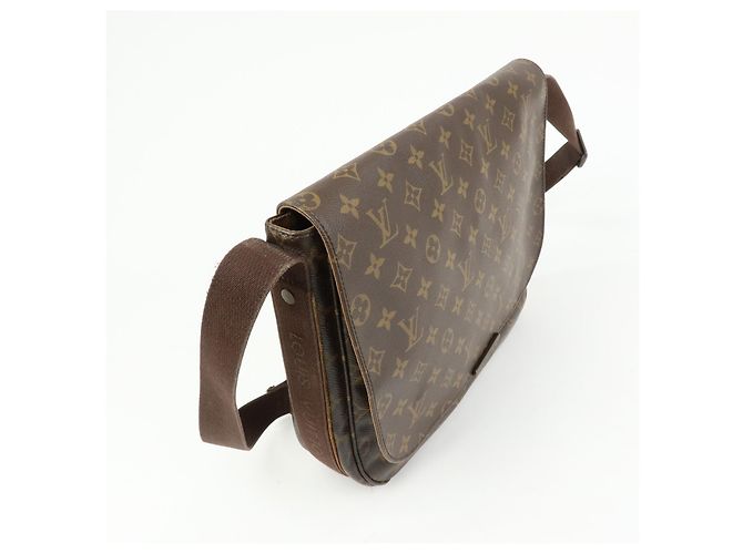 Louis Vuitton Beaubourg Messenger Monogram Canvas MM - vista 4