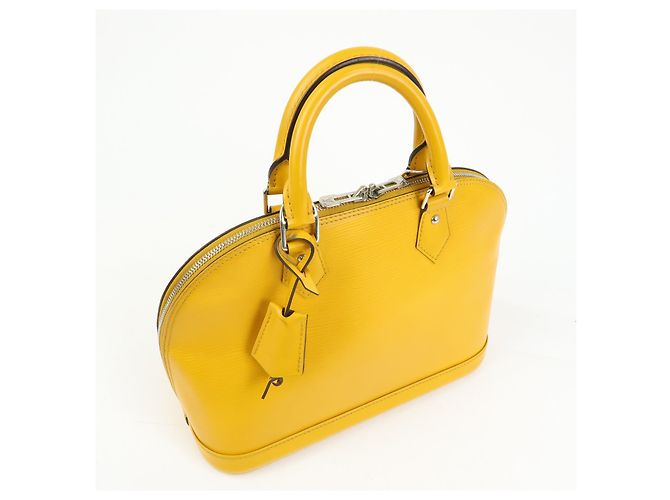 Louis Vuitton Alma Epi Leather PM - vista 4