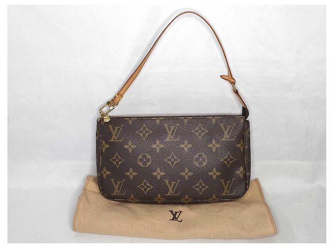 Louis Vuitton Pochette Accessoires Monogram Canvas Medium - vista 3