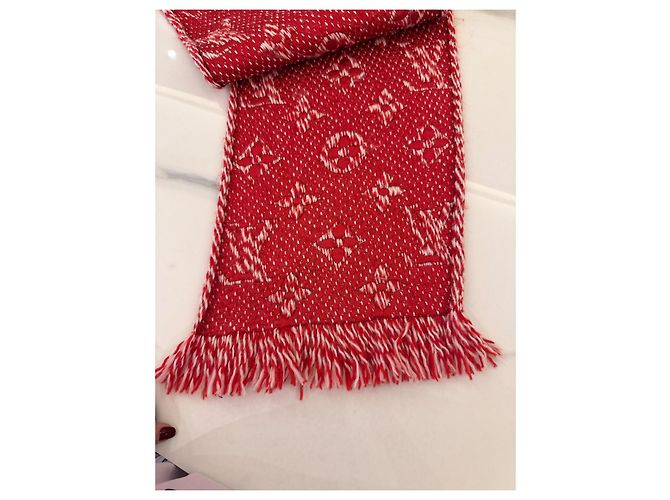 Louis Vuitton Bufanda Monogramme de Lana y Seda Roja - vista 10