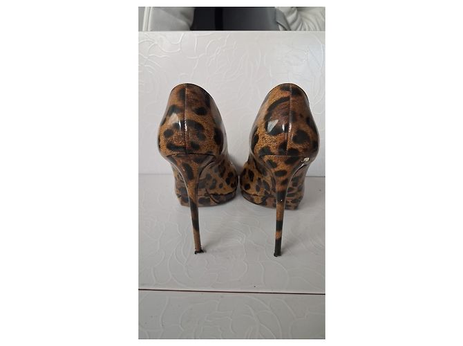 Dolce & Gabbana Décolleté Peep-Toe in Pelle Stampa Leopardata - vista 2