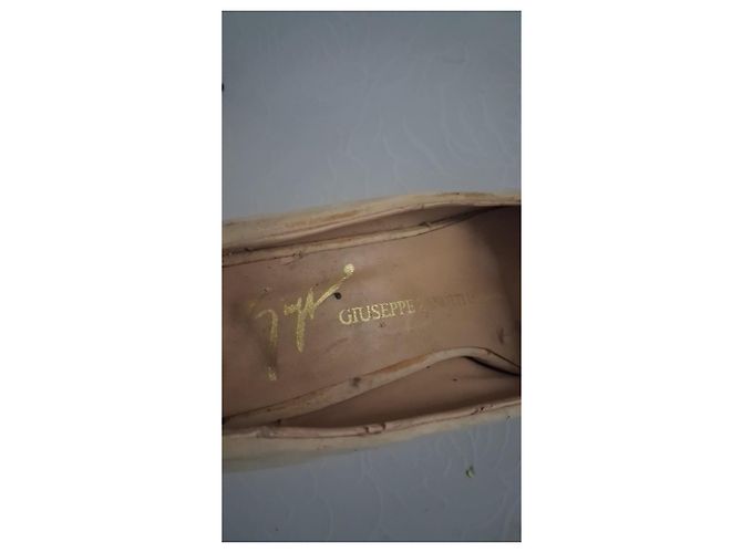 Giuseppe Zanotti Design Décolleté Peep-Toe in Camoscio Beige - vista 4