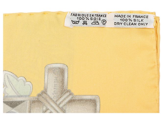Pañuelo de seda Hermès Envol Amarillo 90 - vista 2