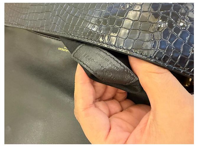 Autre Marque Saint Laurent Pochette Cassandre in pelle nera - vista 9