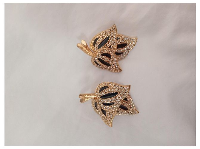 Christian Dior Orecchini Foglia 3D Oro e Smalto Nero - vista 3