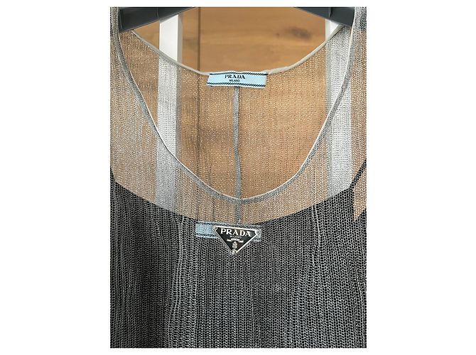 Prada Langes Kleid aus Silbernem Metallic-Strick mit Applikationen - Ansicht 10