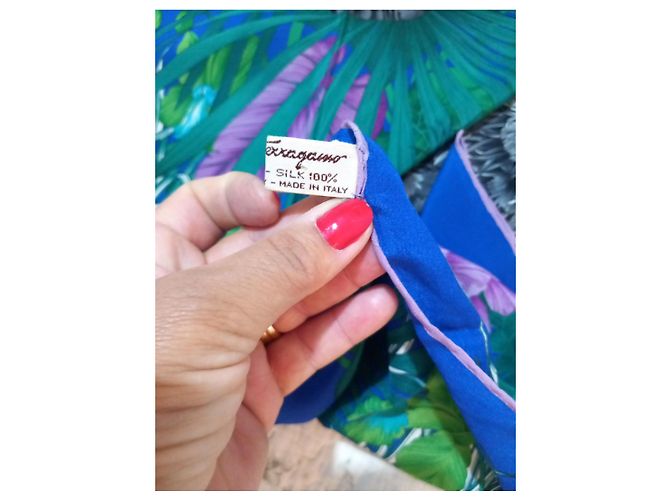 Pañuelo de seda Salvatore Ferragamo estampado panteras - vista 6