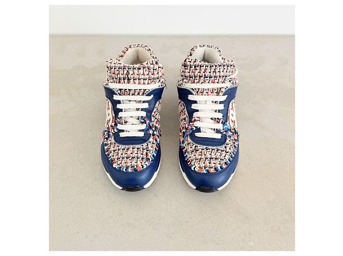 Sneakers Chanel in tweed e pelle multicolore con paillettes - vista 4