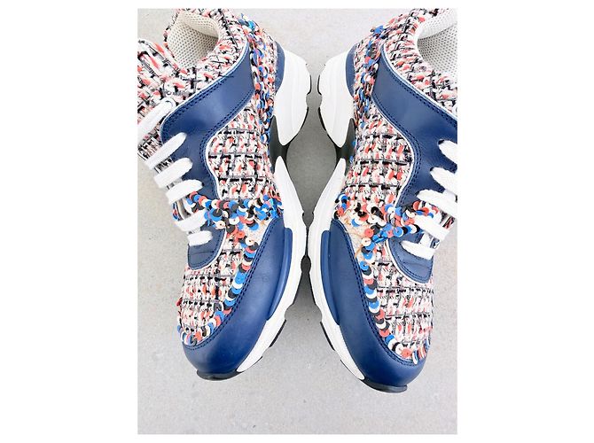 Sneakers Chanel in tweed e pelle multicolore con paillettes - vista 7