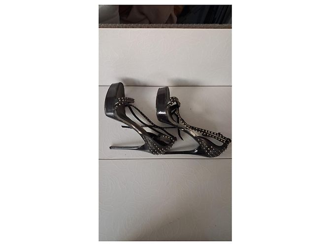 Burberry Décolleté Platform Pelle Nera Borchie - vista 3