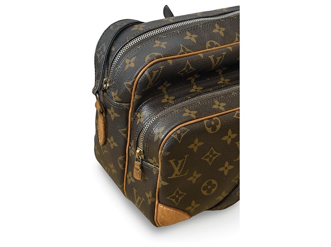 Louis Vuitton Nile MM - vista 4