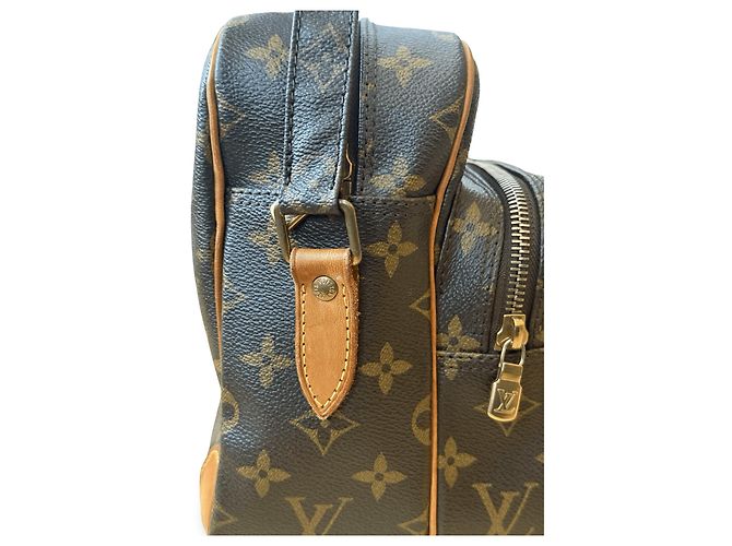 Louis Vuitton Nile MM - vista 5