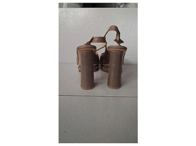 Gianvito Rossi Sandali platform in pelle taupe - vista 2