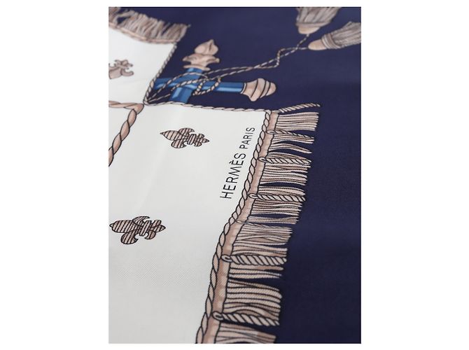Hermès Blau bedruckter Seidenschal - Ansicht 4