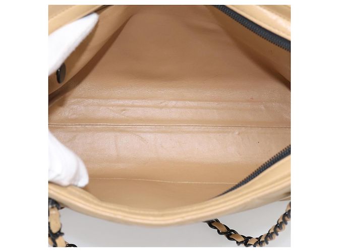 CHANEL Matelasse Chain Shoulder Bag Lamb Skin Beige Black CC - vista 16