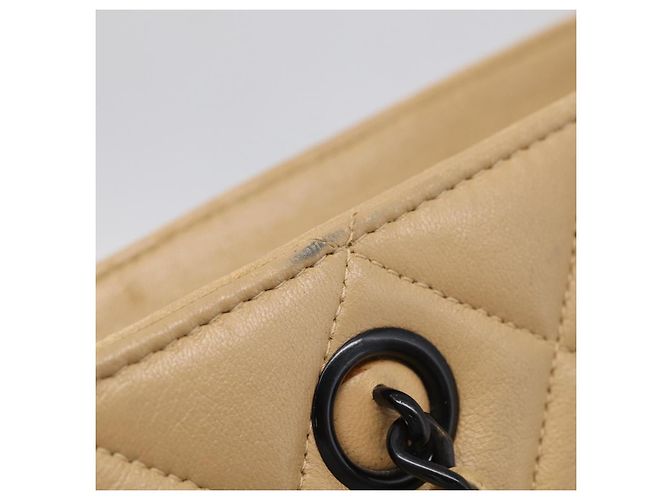 CHANEL Matelasse Chain Shoulder Bag Lamb Skin Beige Black CC - vista 25