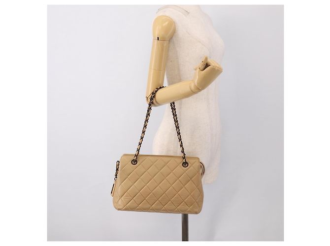 CHANEL Matelasse Chain Shoulder Bag Lamb Skin Beige Black CC - vista 26